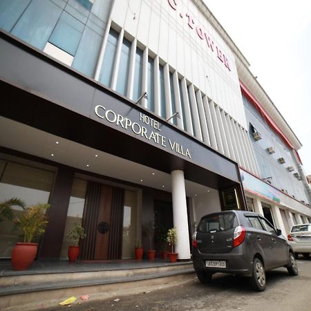 Oyo 15561 Corporate Villa Jammu Bagian luar foto