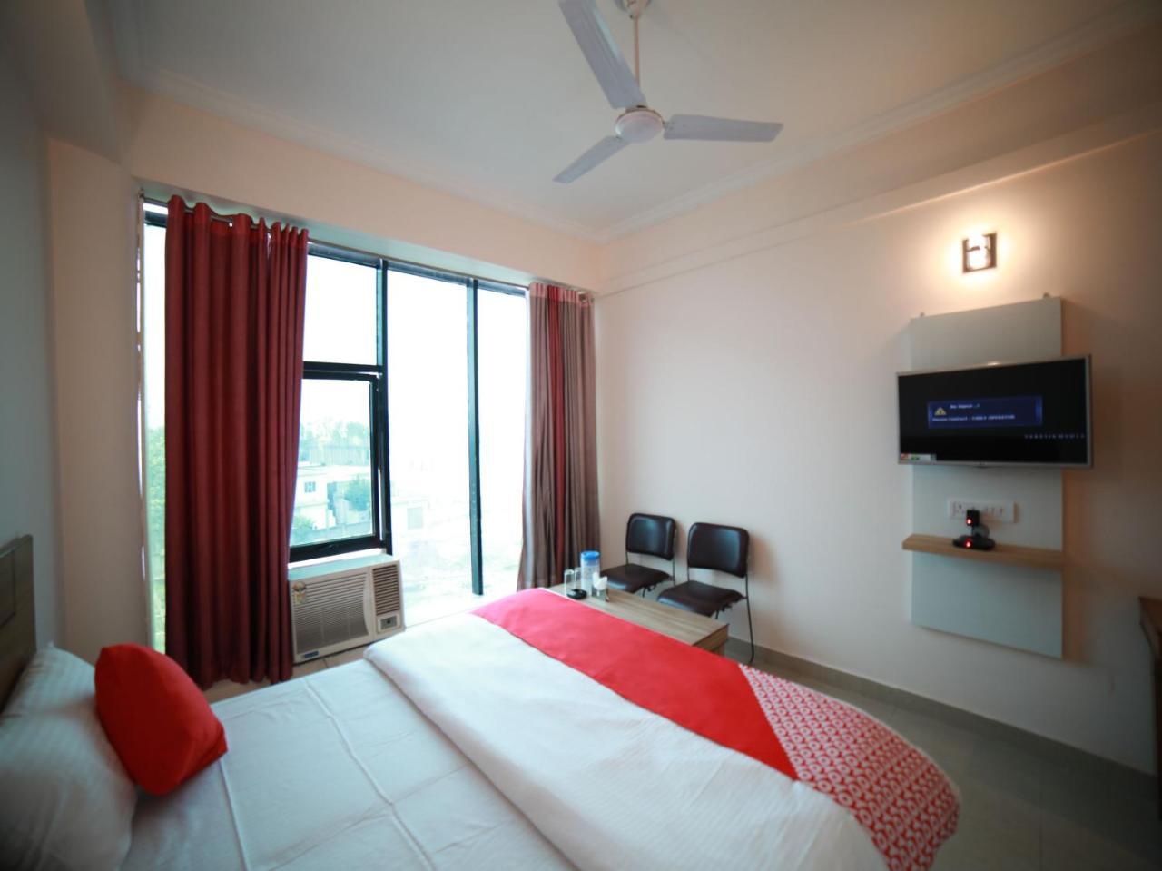 Oyo 15561 Corporate Villa Jammu Bagian luar foto