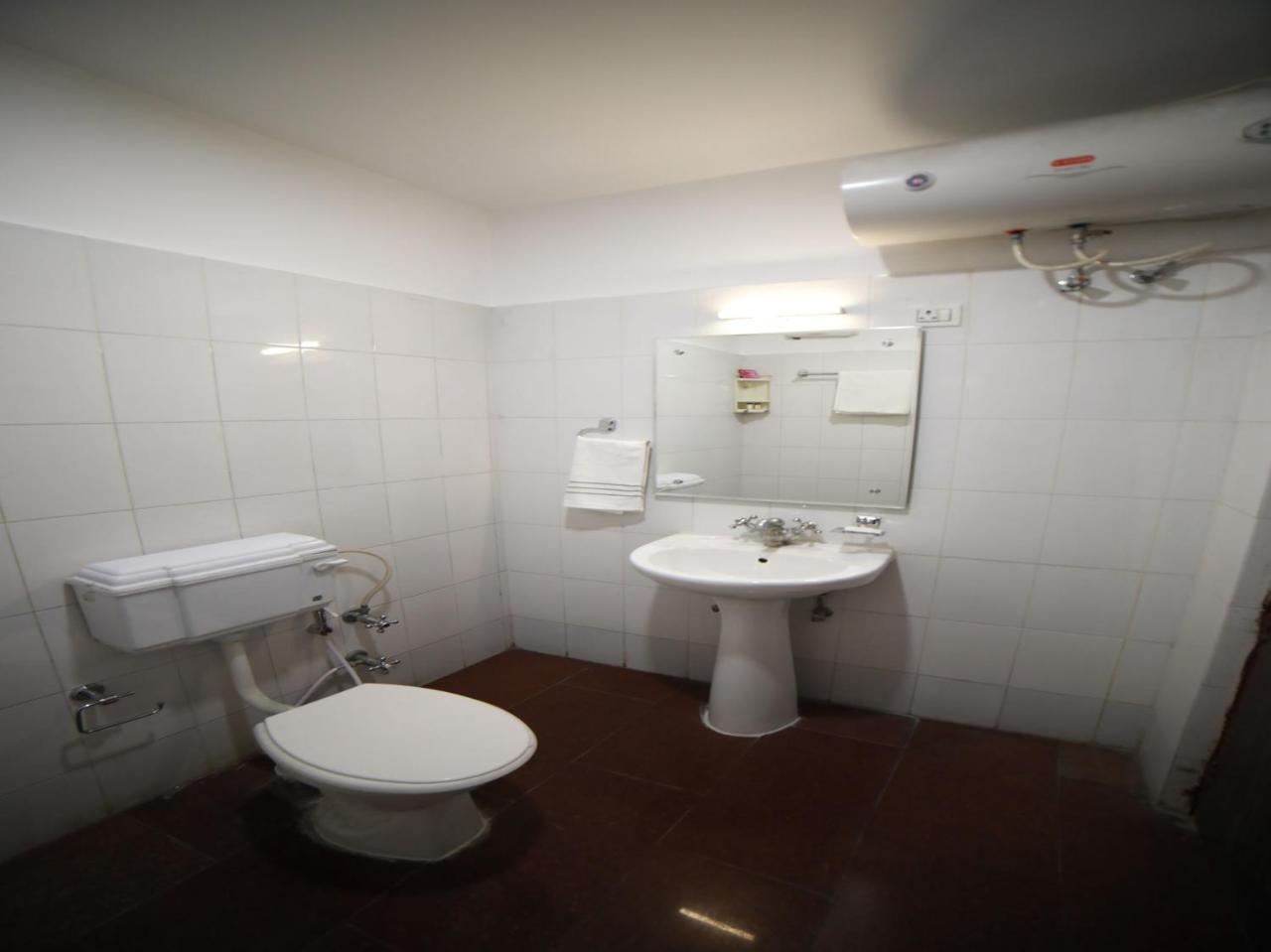 Oyo 15561 Corporate Villa Jammu Bagian luar foto